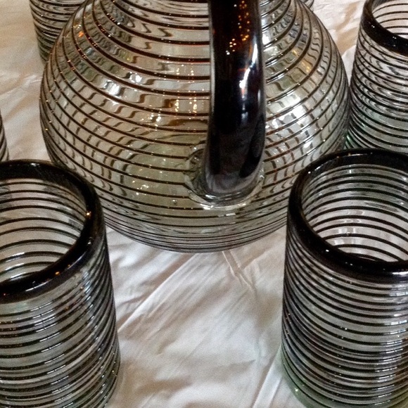 Pitcher and glasses - Picture 5 of 6